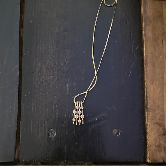 Gold diamond pendant
